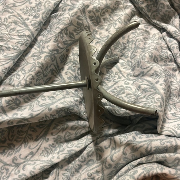 Spinning jewelry rack - Picture 3 of 3